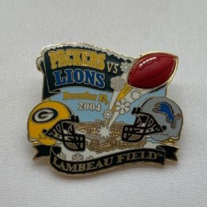 NFL Green Bay Packers vs. Detriot Lions Football 2004 Lambeau Field Lapel Pin